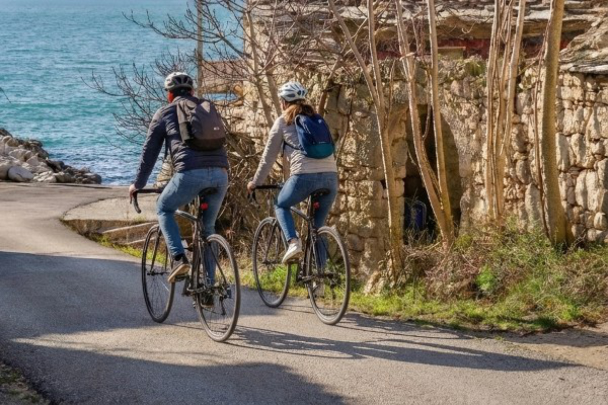 Featured image for “Cycling the Riviera: 7 amazing routes to explore by bike”